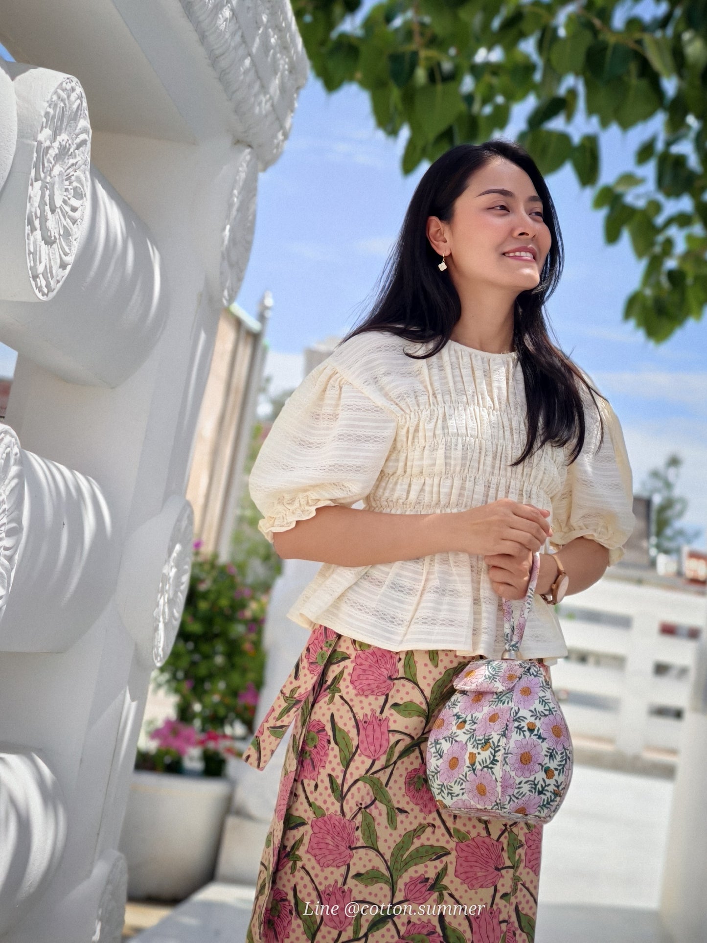 ผ้าถุงป้ายราศี (Rasee) #67 พื้นครีมดอกชมพูลายจุด