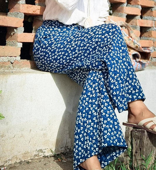 กางเกงชูใจ (Chujai pants) #04 ผ้าสาลู-กัดลายดอกน้ำเงิน