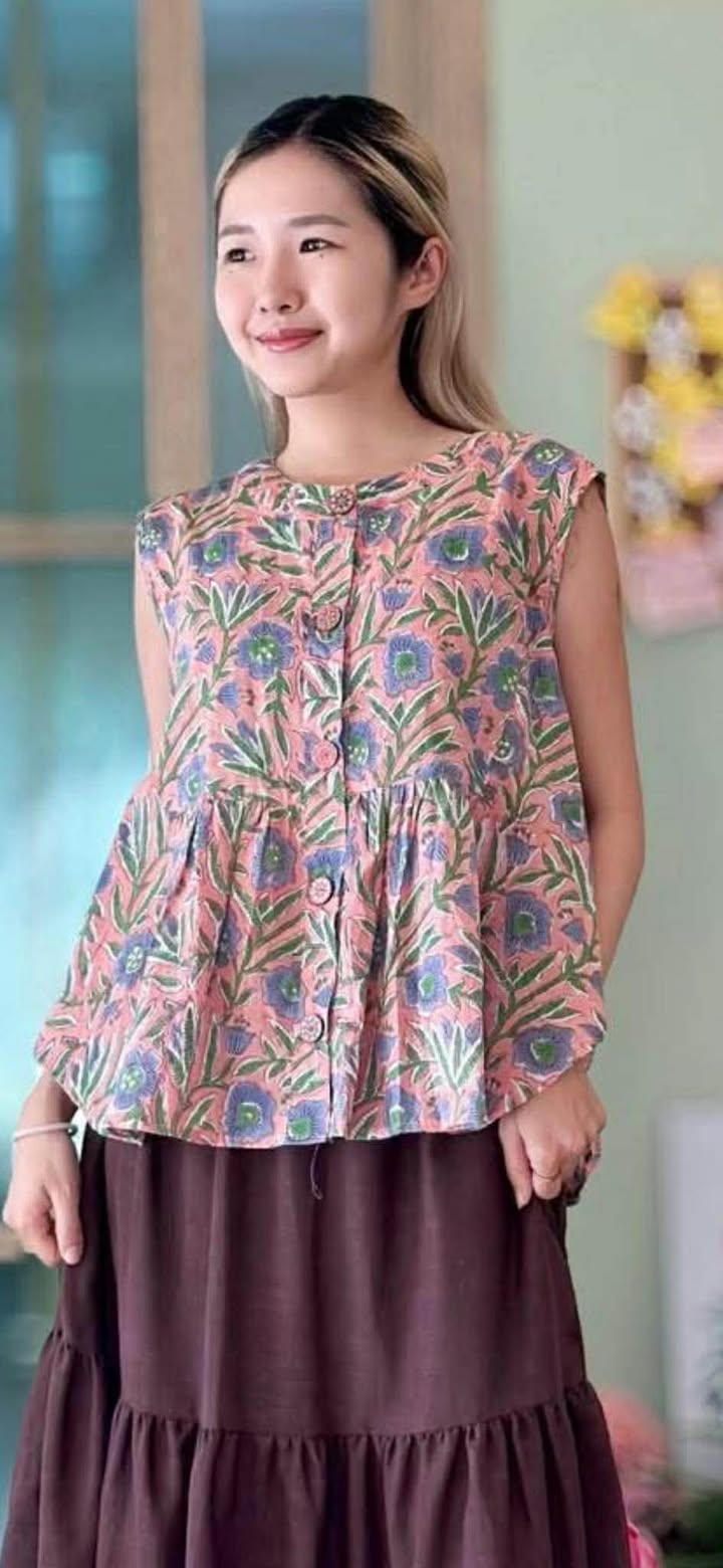 เสื้อแขนกุดชายระบายลันลา (Lulla)  #22-ชมพูตุ่น อัญชัน