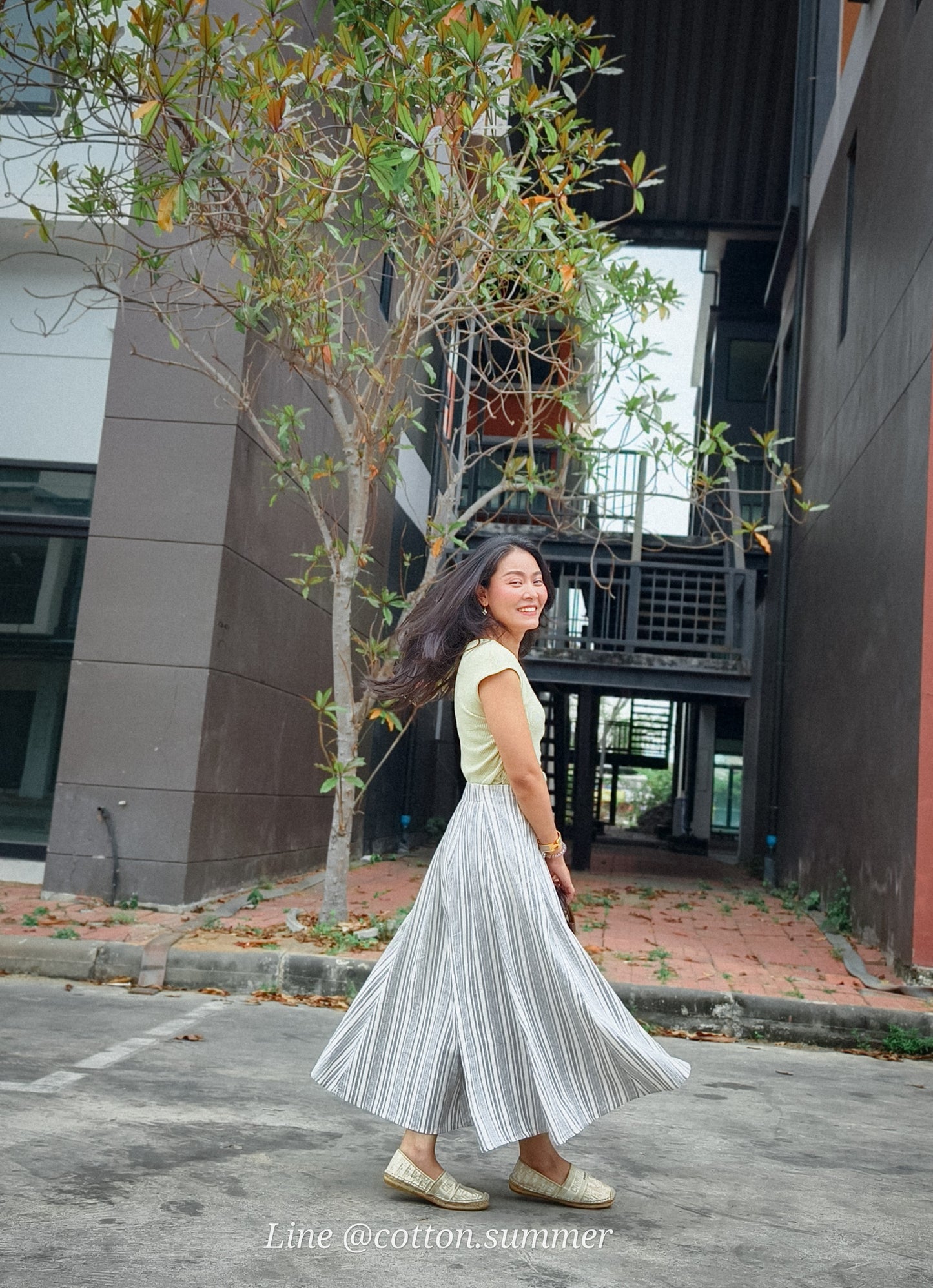 กระโปรงวิเวียน (Vivian)  #02 สีเทา