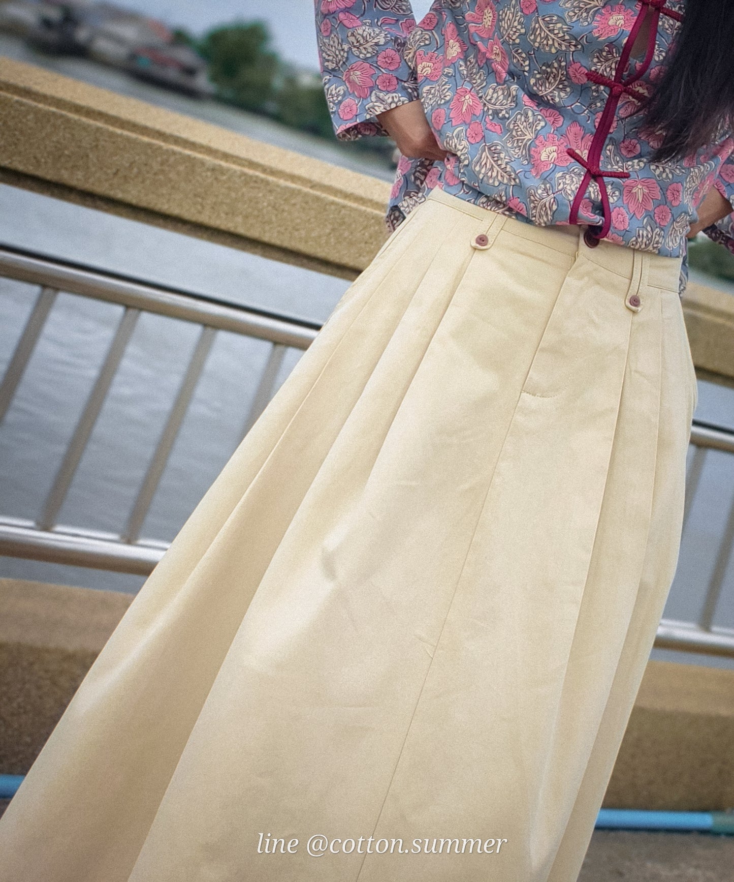 กระโปรงซิปหน้ามีกระดุมโมเน่ (Monet) # 04 brown