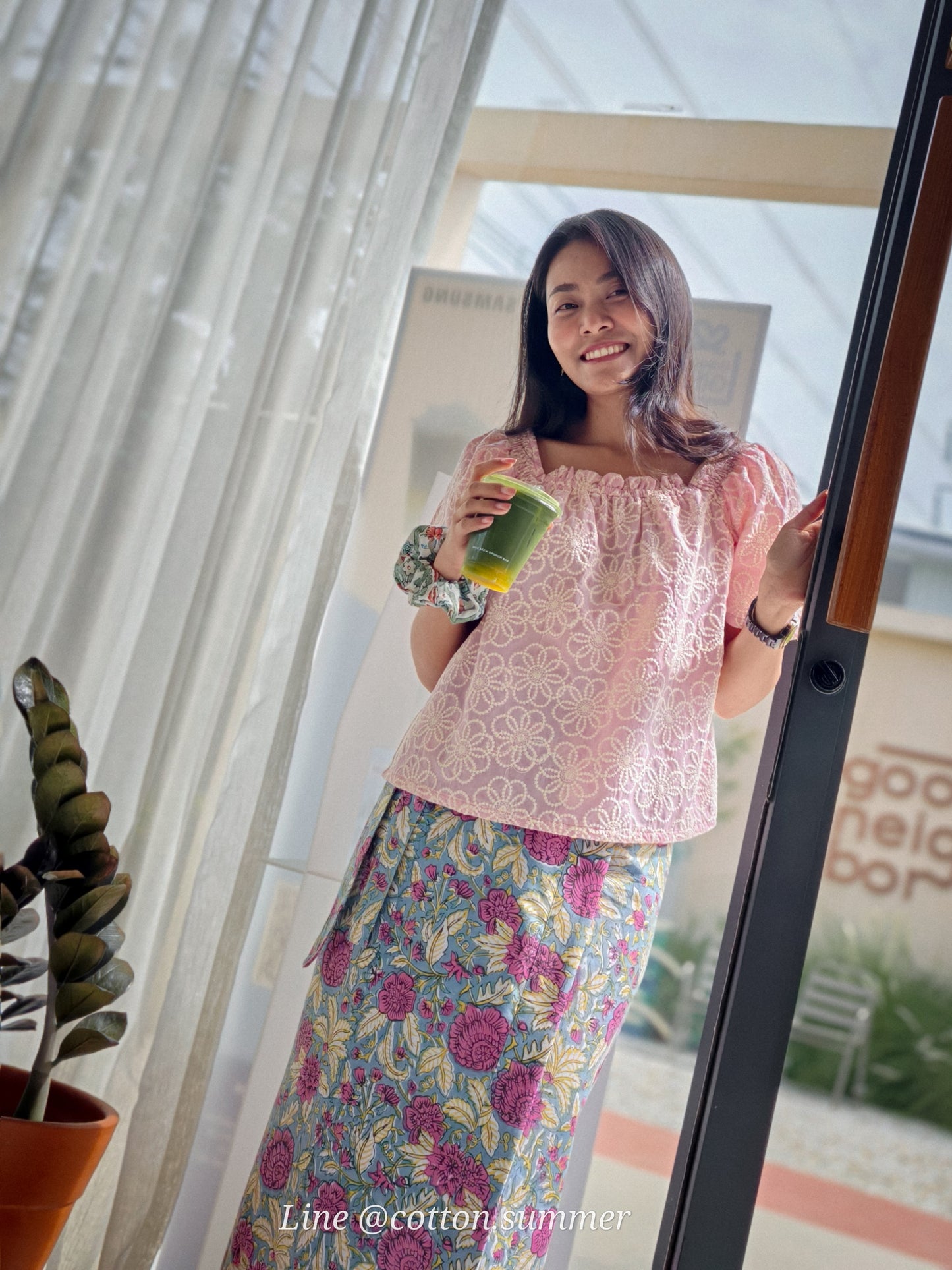 ผ้าถุงป้ายราศี (Rasee) #72 พื้นฟ้า Luna