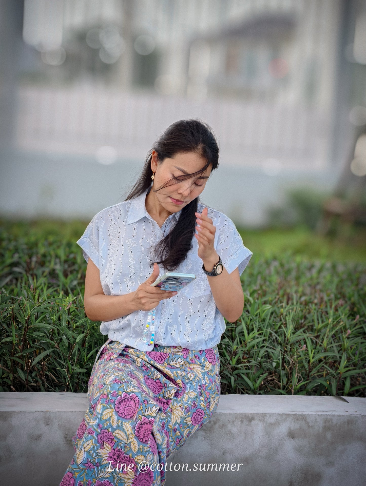 เสื้อเชิ้ตครอปแขนล้ำ มะตูม(Ma-Toom) #01 ฟ้า