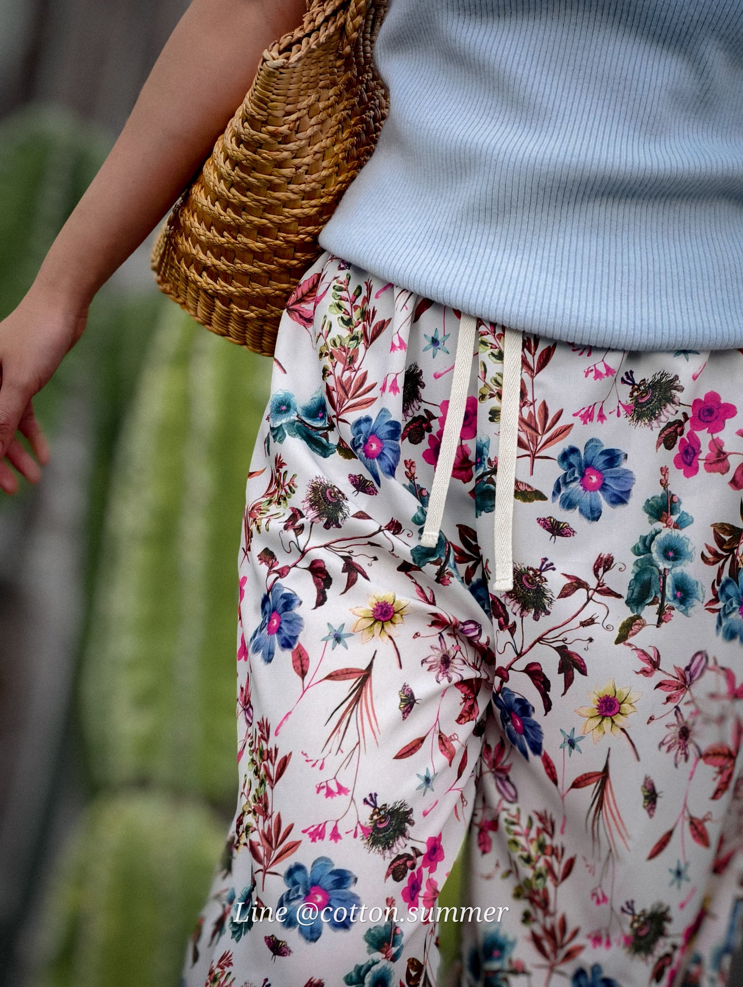 กางเกงเมษา (Mesa pants) #25-ขาว Petal Charm