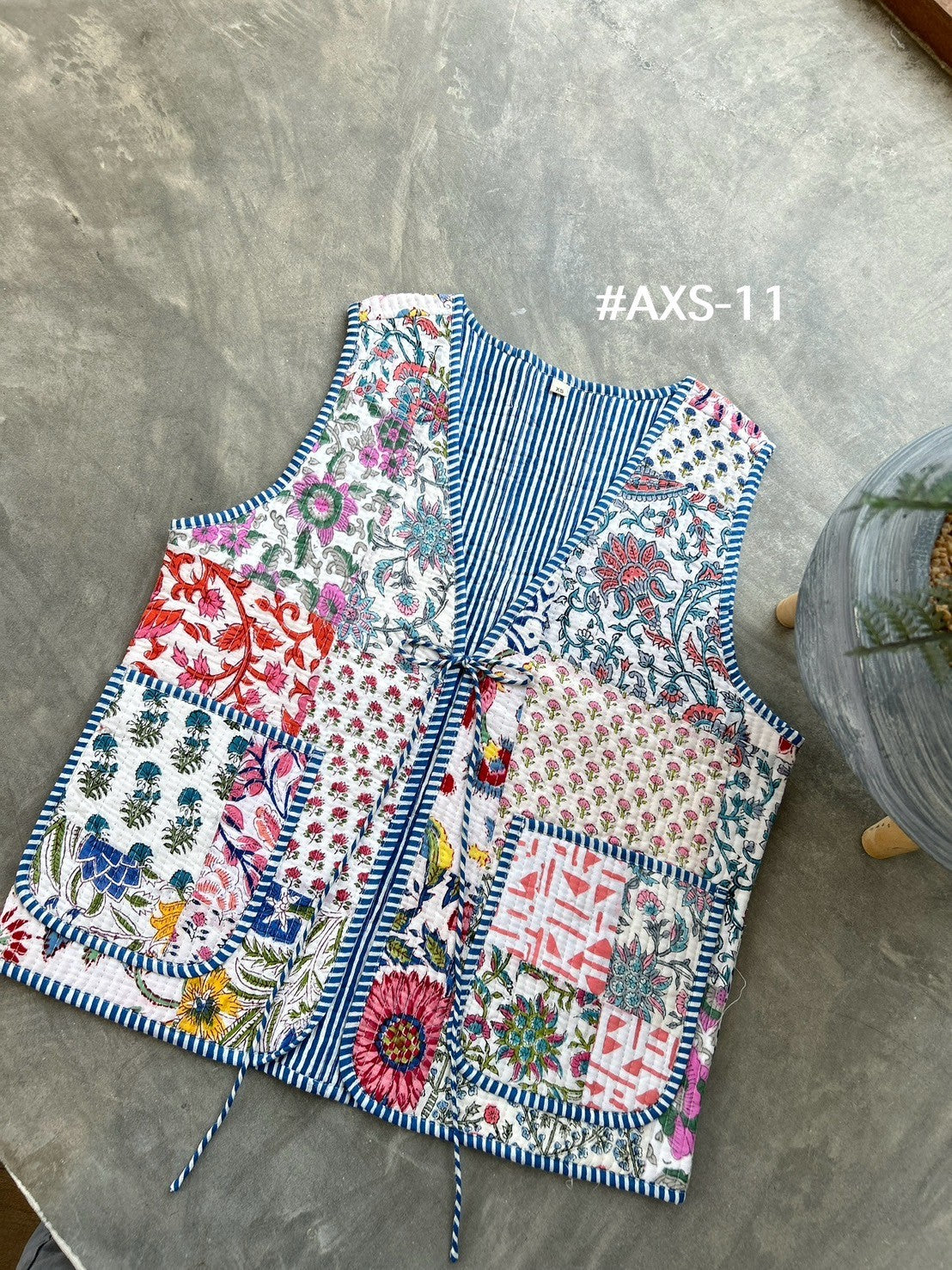 เสื้อกั๊ก ( Patchwork) Tata vest #ขาว AXS-11