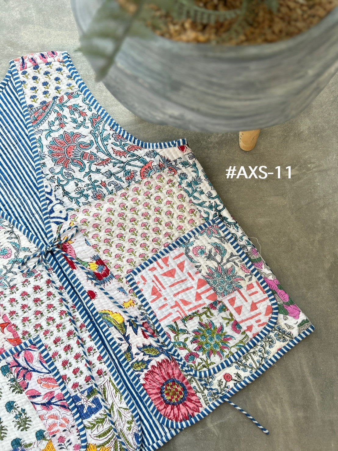 เสื้อกั๊ก ( Patchwork) Tata vest #ขาว AXS-11