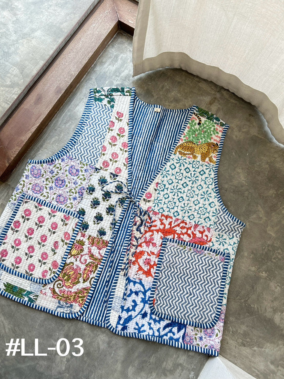 เสื้อกั๊ก ( Patchwork) Tata vest #ขาว LL-03