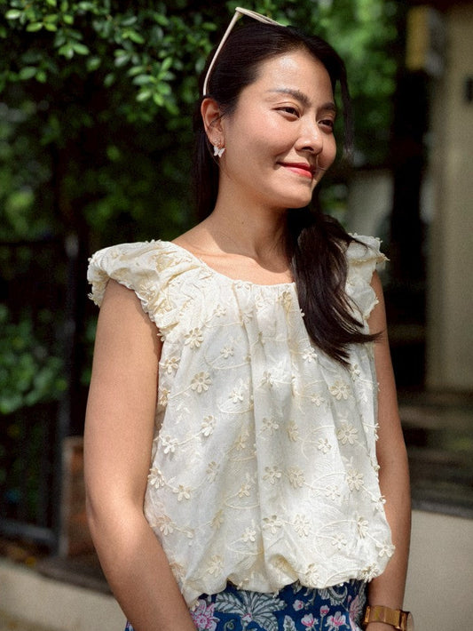 เสื้อครอปแขนกุด เฌอเอม (Cherem)#01 สีครีม