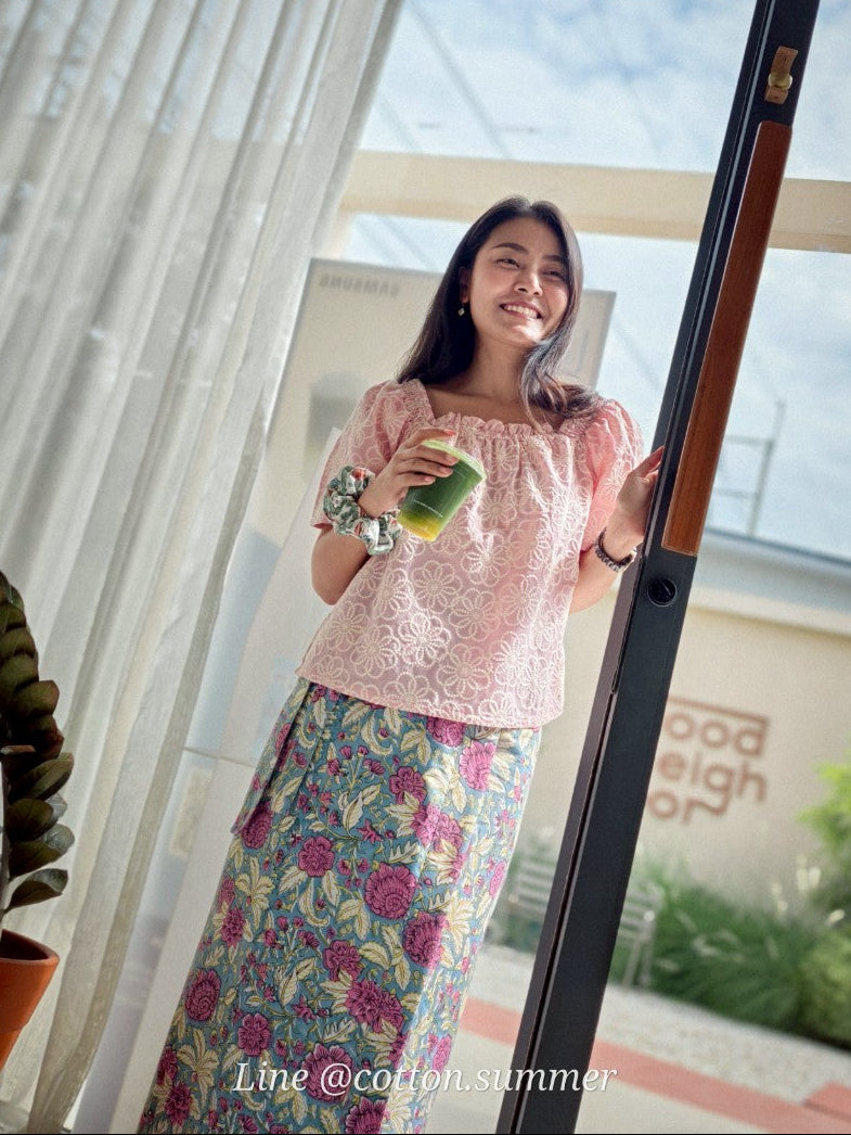 ผ้าถุงป้ายราศี (Rasee) #72 พื้นฟ้า Luna