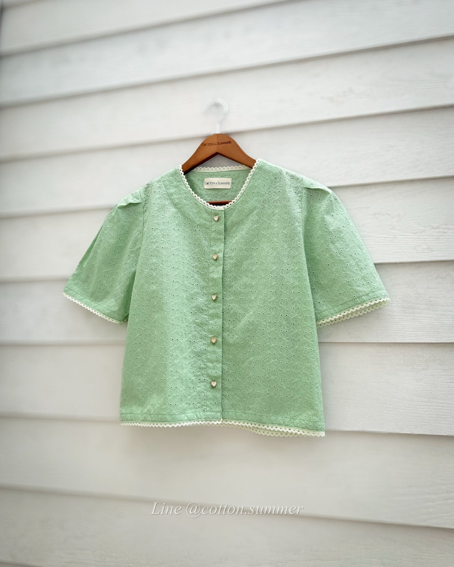 เสื้อคอกลมแขนสั้น นับทอง (Nubtong)  05-เขียว