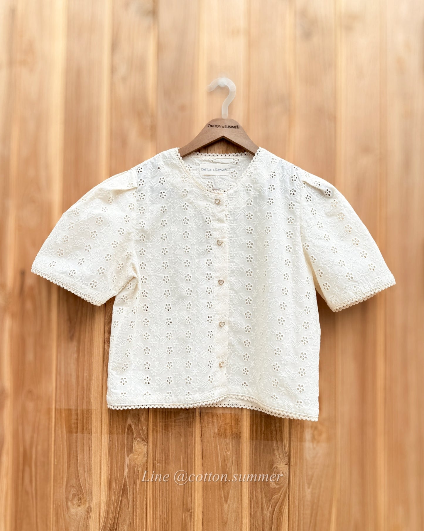 เสื้อคอกลมแขนสั้น นับทอง (Nubtong)  03-ครีม