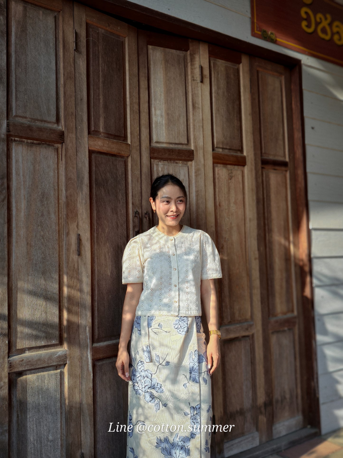เสื้อคอกลมแขนสั้น นับทอง (Nubtong)  03-ครีม