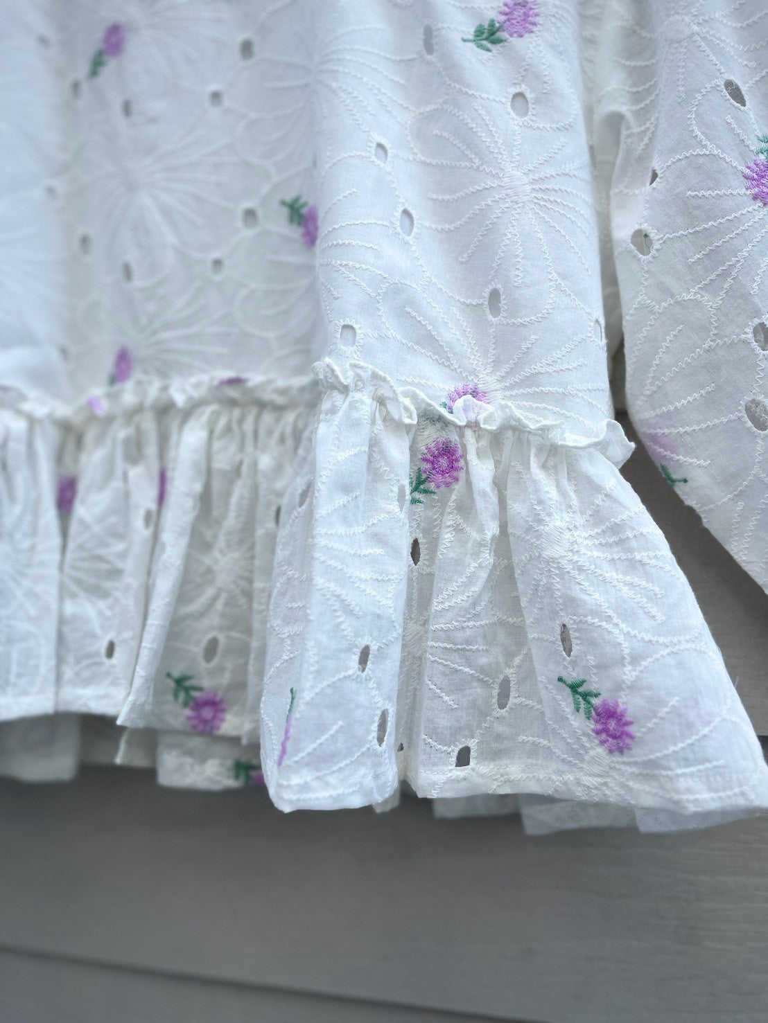 Arun-Lace-01 ปักดอกม่วง