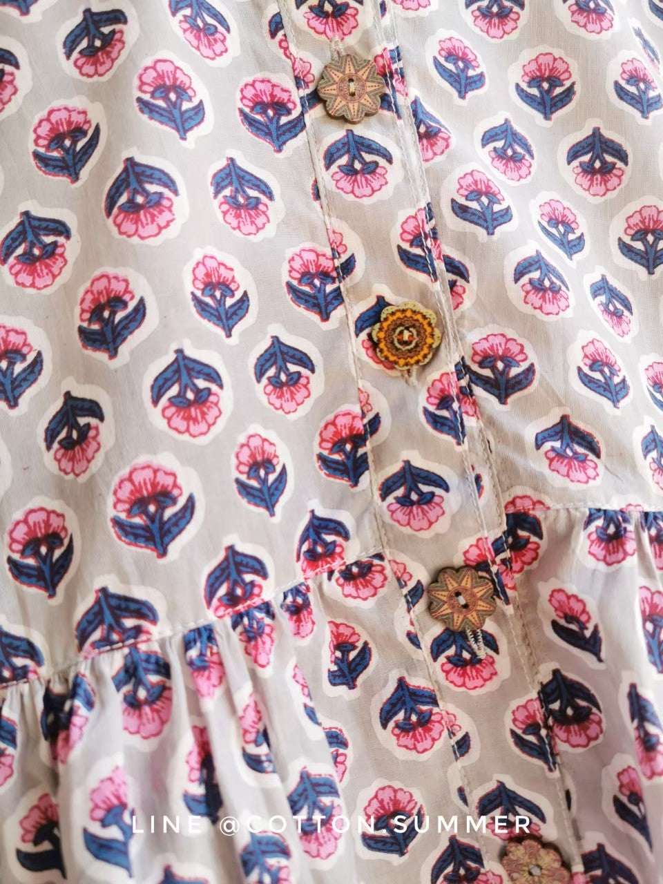 เสื้อแขนกุดชายระบายลันลา (Lulla)  #25-เทาดอกพุ่มชมพู