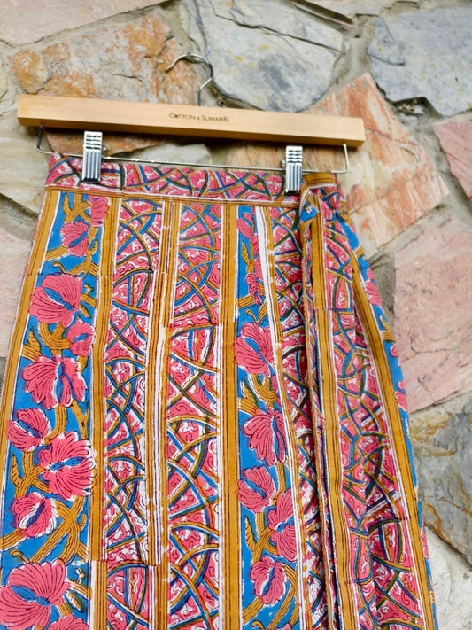 ผ้าถุงป้ายราศี (Rasee) #32 น้ำตาลดอกชมเชิงเถาวัลย์ไม้เลื้อย